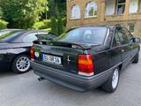 Opel Omega Diamant Edition - Opel Omega mit Benzin-Antrieb: Limousine
