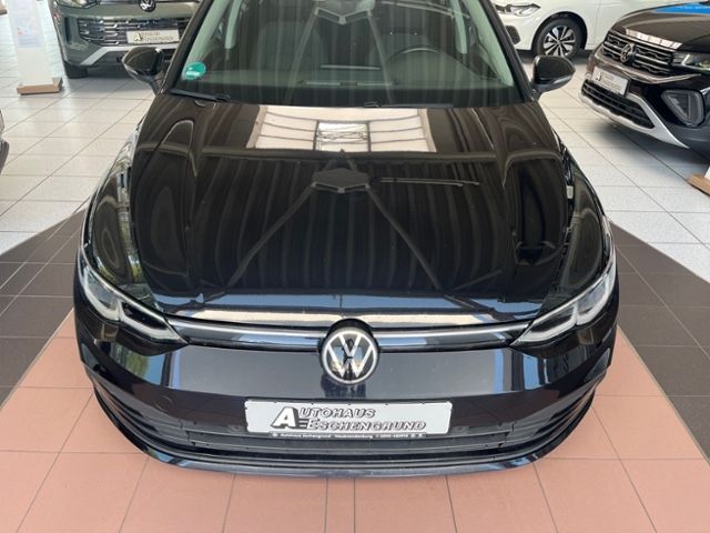 Fahrzeugabbildung Volkswagen Golf VIII 2.0 TDI DSG LIFE NAVI ACC GJR LED