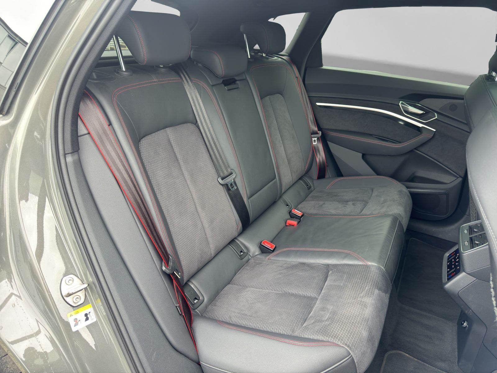 Audi Q8 e-tron 50 Q S LINE EDITION PANO LM22 HuD MATR foto 6