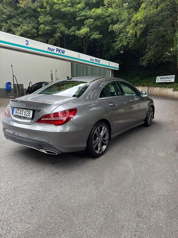 Mercedes-Benz CLA 200