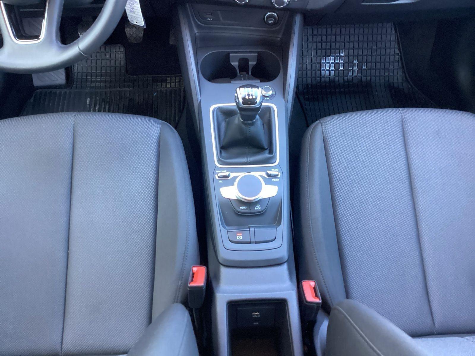 Audi Q2 30 TFSI, LED, PDC, MFL, CarPlay, Sitzh., миниатюра 8