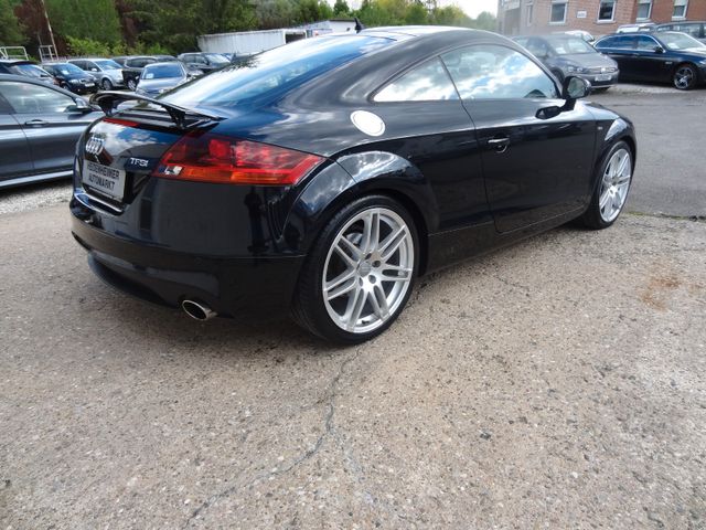 Fahrzeugabbildung Audi TT Coupe/Roadster 2.0 TFSI Coupe/S-Line/Xenon/