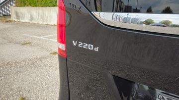 Mercedes V 220 - 9