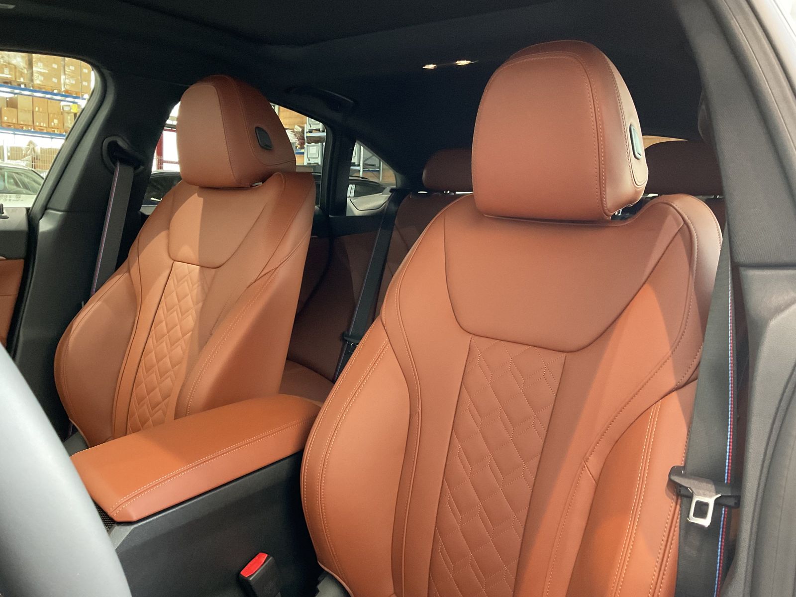 Fahrzeugeinzelansicht 12 Fahrzeugabbildung BMW i4 M60 |elektr. Glasdach |AHK |Harman Kardon
