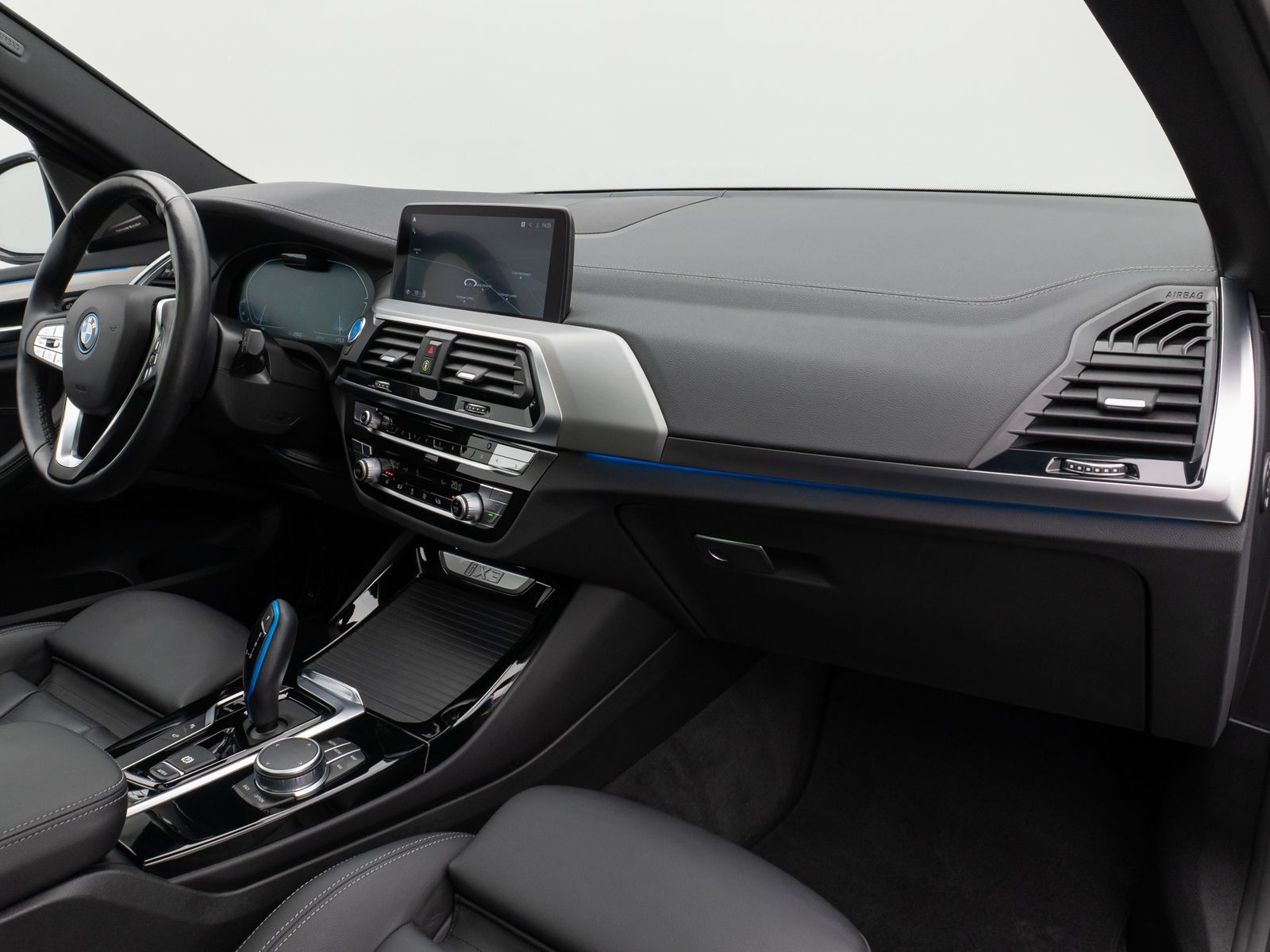 Fahrzeugabbildung BMW iX3 Impressive Panorama 360°HUD DAB H/K Komfort