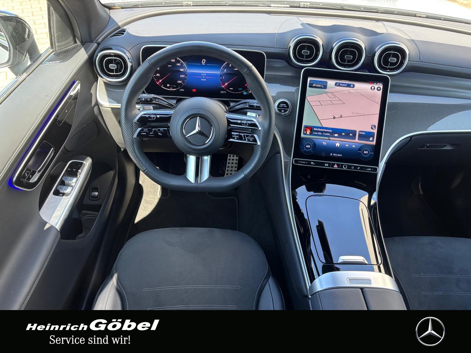 Fahrzeugabbildung Mercedes-Benz GLC 200 4M AMG*AHK*AMBIENTEBEL*WINTER-PAKET*