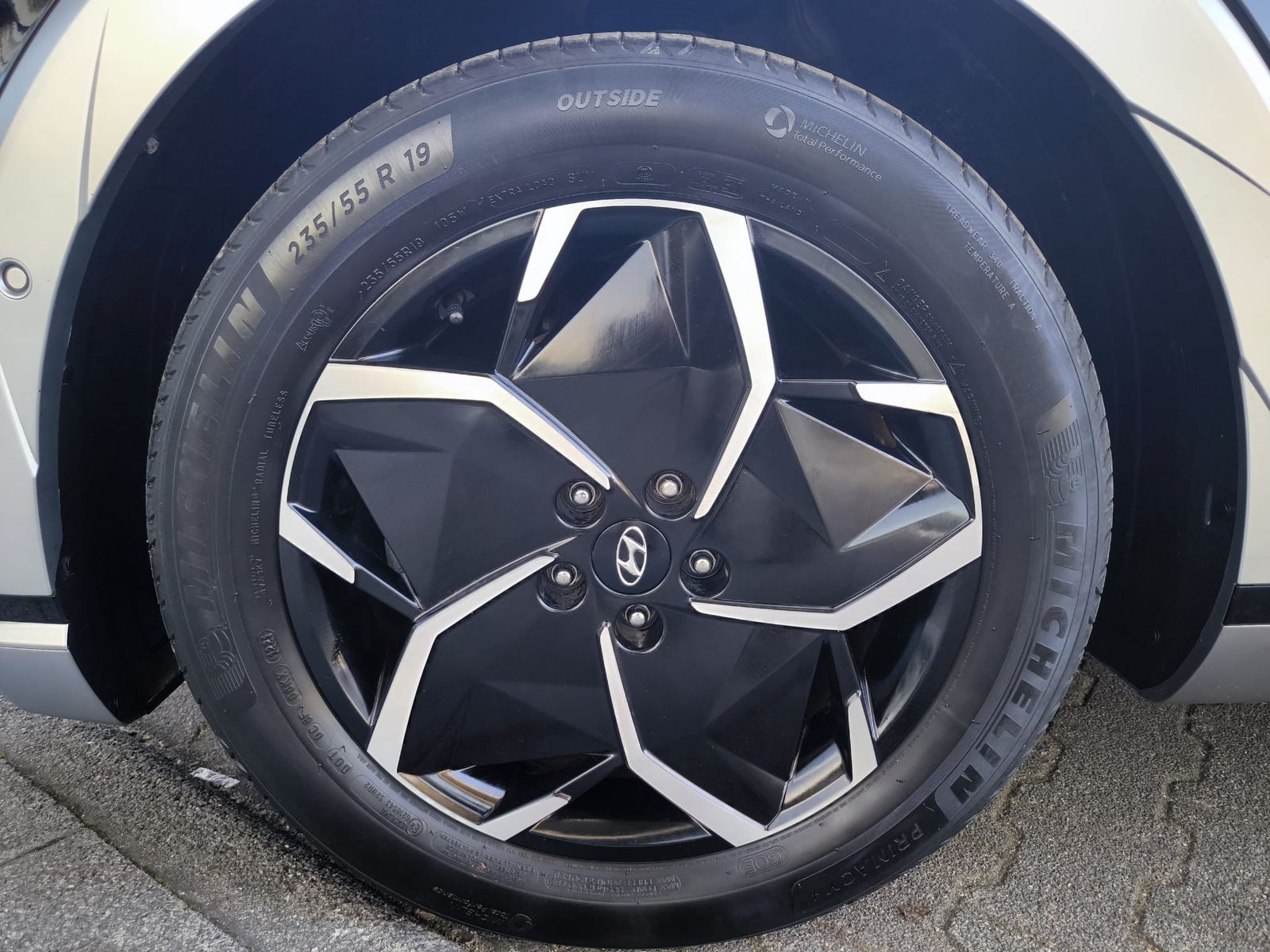 Fahrzeugabbildung Hyundai Ioniq 5 Uniq 4WD VIRTU+HEAD+MEMO+NAVI+ACC+360°+