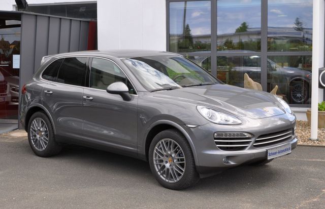 Porsche Cayenne Diesel Platinum "BiXenon+Navi+AHK+20Zoll