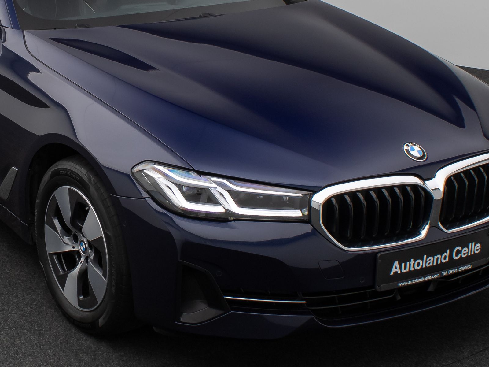 Fahrzeugabbildung BMW 520d xD Panorama Massage HUD H/K Individual-Voll