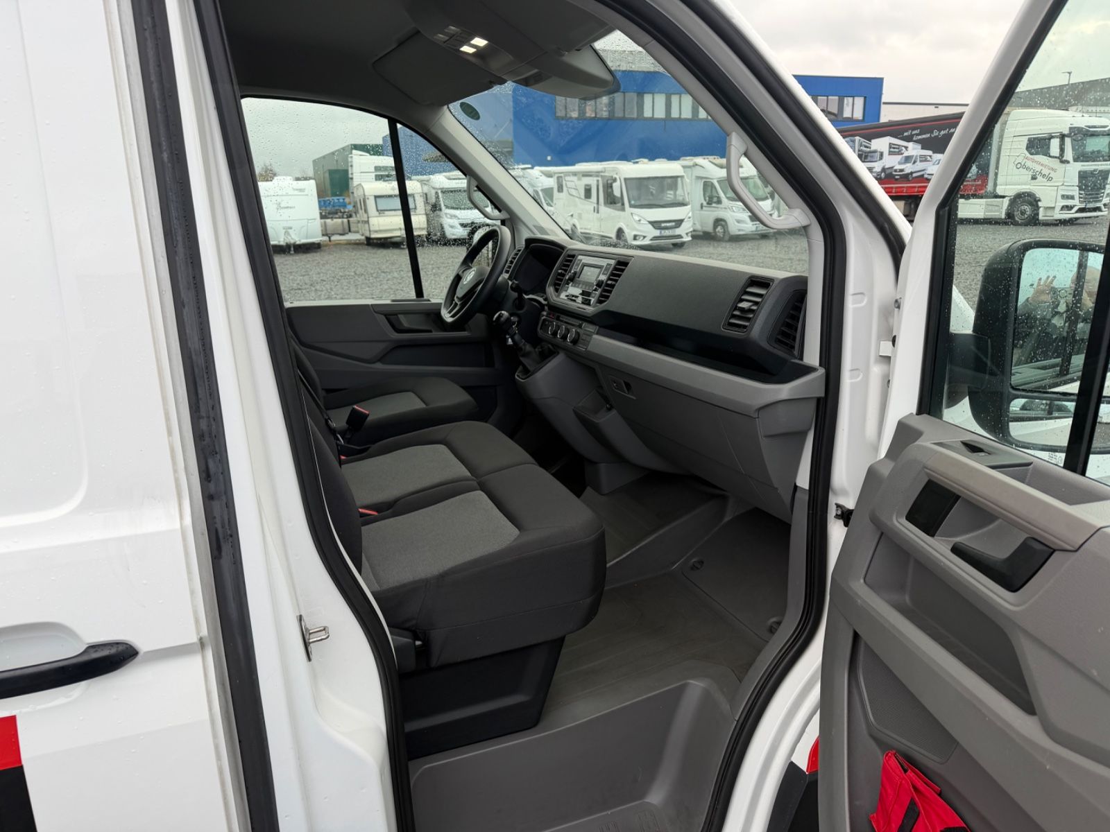 Fahrzeugabbildung Volkswagen Crafter Kasten 35 MR Hochdach FWD