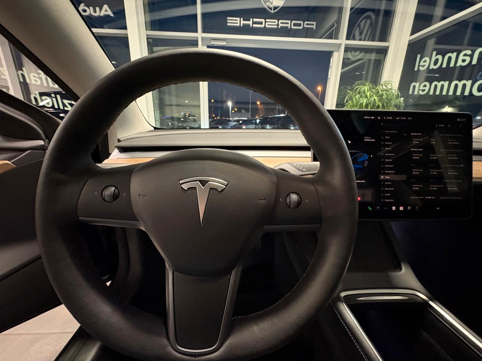 Fahrzeugabbildung Tesla Model 3 Long Range Dual AWD