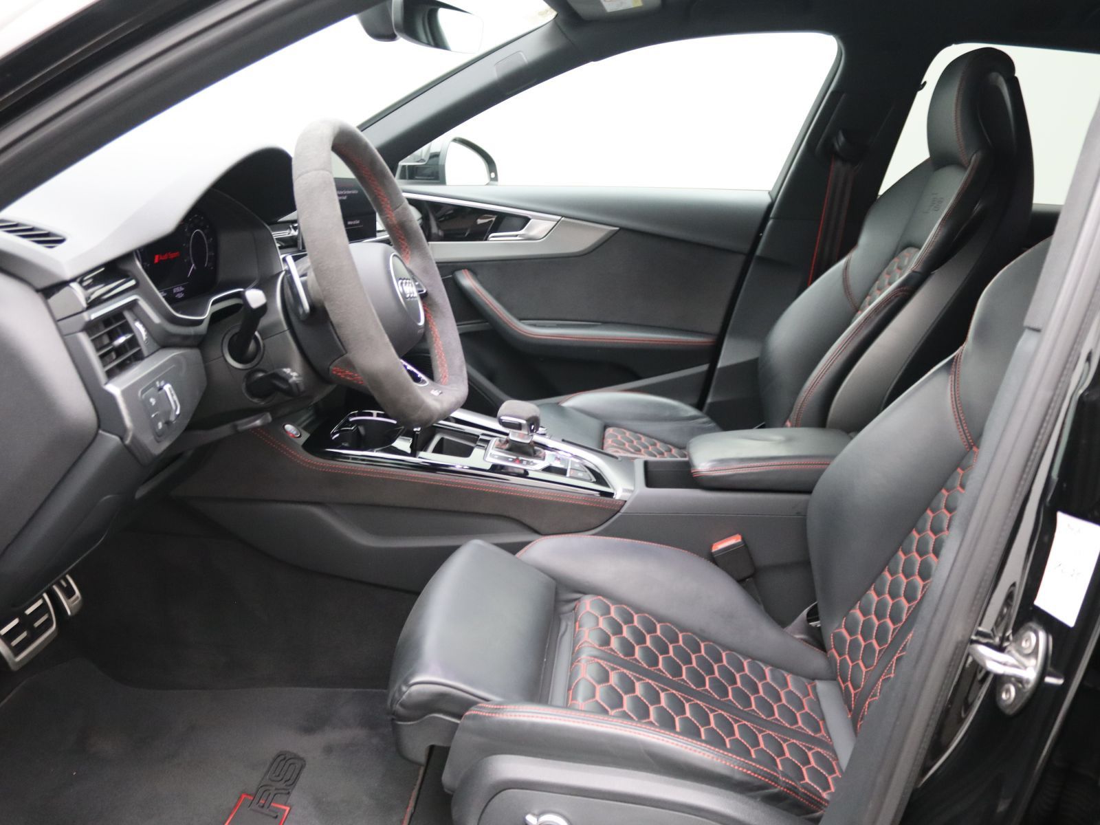 Audi RS4 - Bild 11