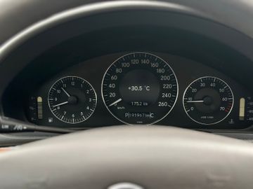 Mercedes E 280 - 11