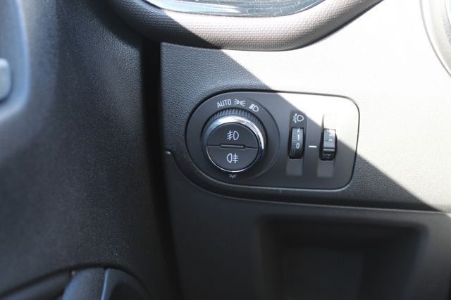 Fahrzeugabbildung Opel Crossland 1.2 Turbo Enjoy KlimaA,LED,Navi,SHZ,LM