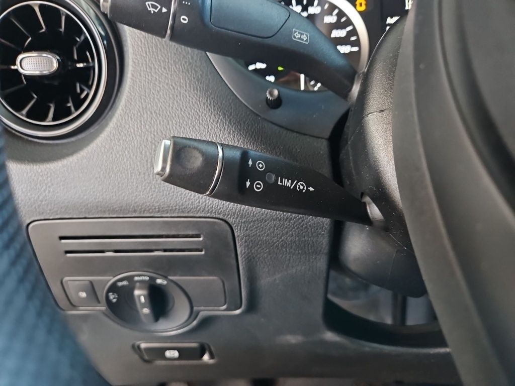 Fahrzeugabbildung Mercedes-Benz Vito 114 Kasten extralang LED-ILS AHK 2xST SHZ