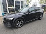Volvo V60 CC B4 AWD Pro Head-up /Standhzg./Garan./Pano - Volvo V60 Cross Country Kombi Gebrauchtwagen