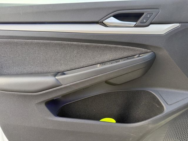 Golf 8 VIII Move 1.5 eTSI AHK-klappbar El. Panod