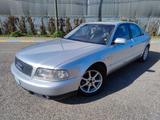 Audi A8 S8 4.2 V8 40V cat quattro - Audi Oldtimer mit Benzin-Antrieb
