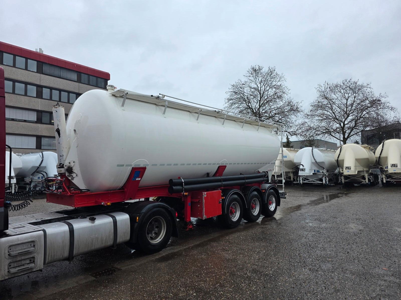 Kässbohrer 40m3 Kippsilo / German!