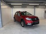 Dacia Sandero II Stepway, AHK, gr Navi, Rückfahrkamera - Dacia Sandero: Rot