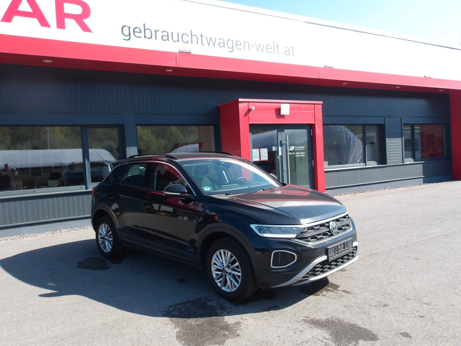Volkswagen T-Roc Life TDI DSG EXP € 13250.- imagem 3