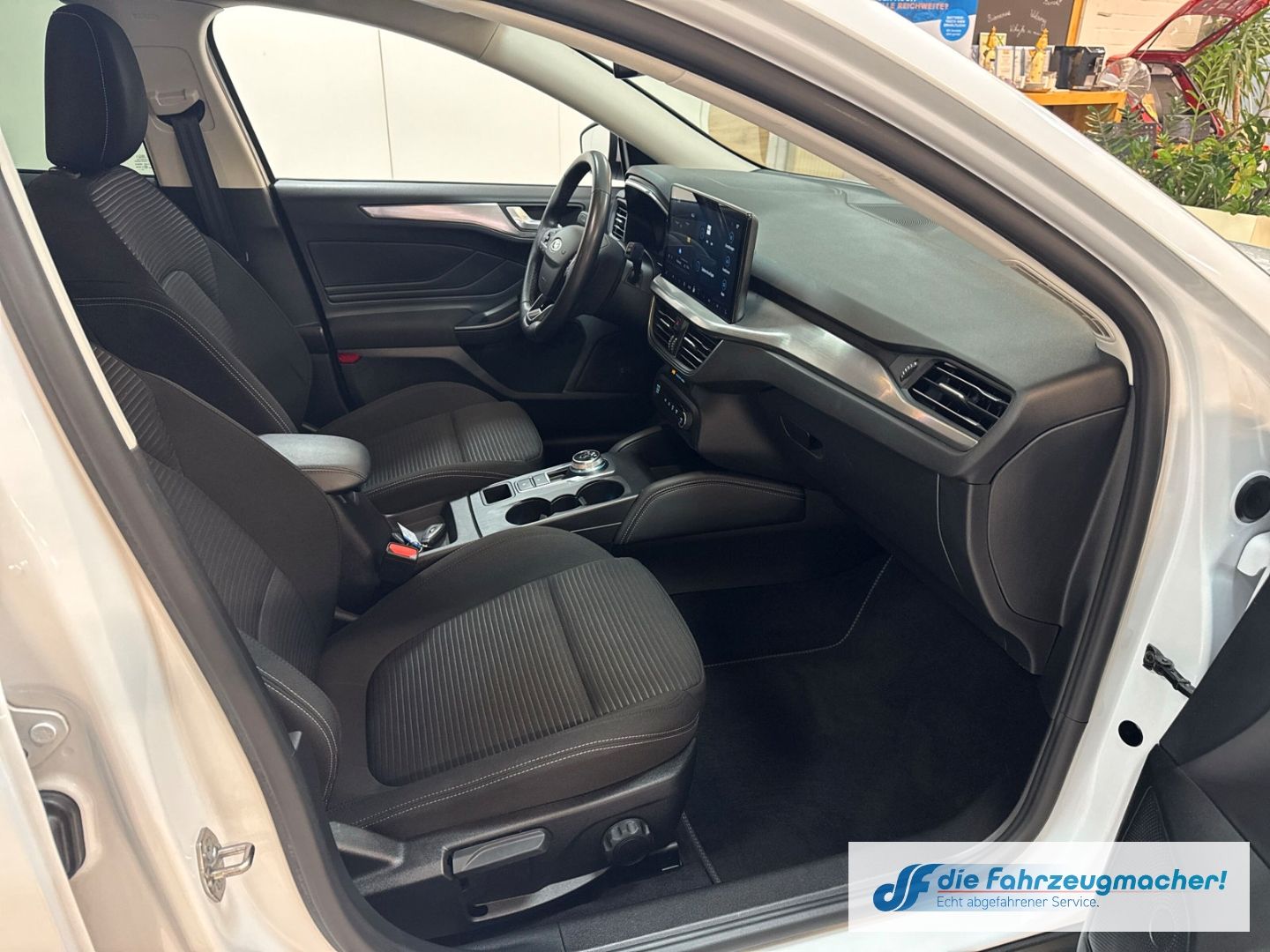 Fahrzeugabbildung Ford Focus Turnier Titanium X Navi Digitales Cockpit