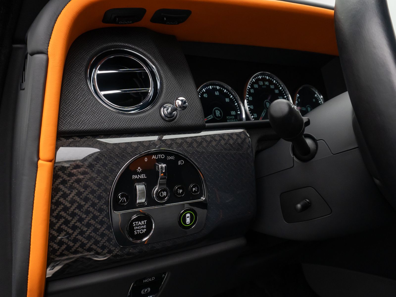 Fahrzeugabbildung Rolls-Royce Cullinan Black Badge Night Vision Novitec VOLL