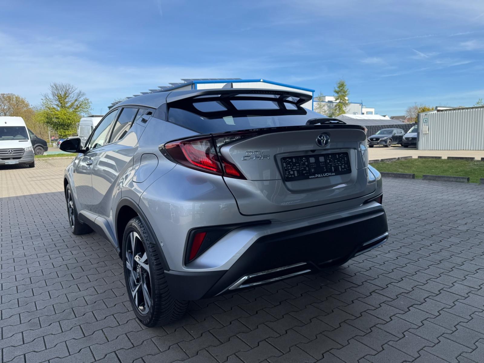 Toyota C-HR Hybrid Team Deutschland Edition