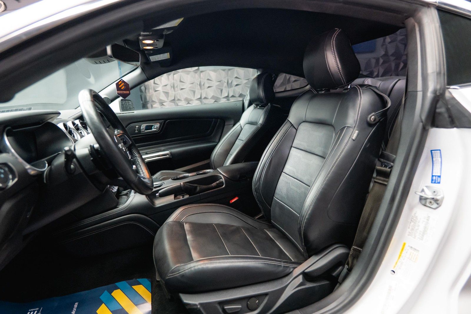 Fahrzeugabbildung Ford Mustang Shelby GT 500 Coupe Performance PREMIUM