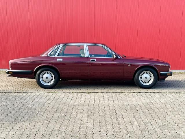 Jaguar XJ6