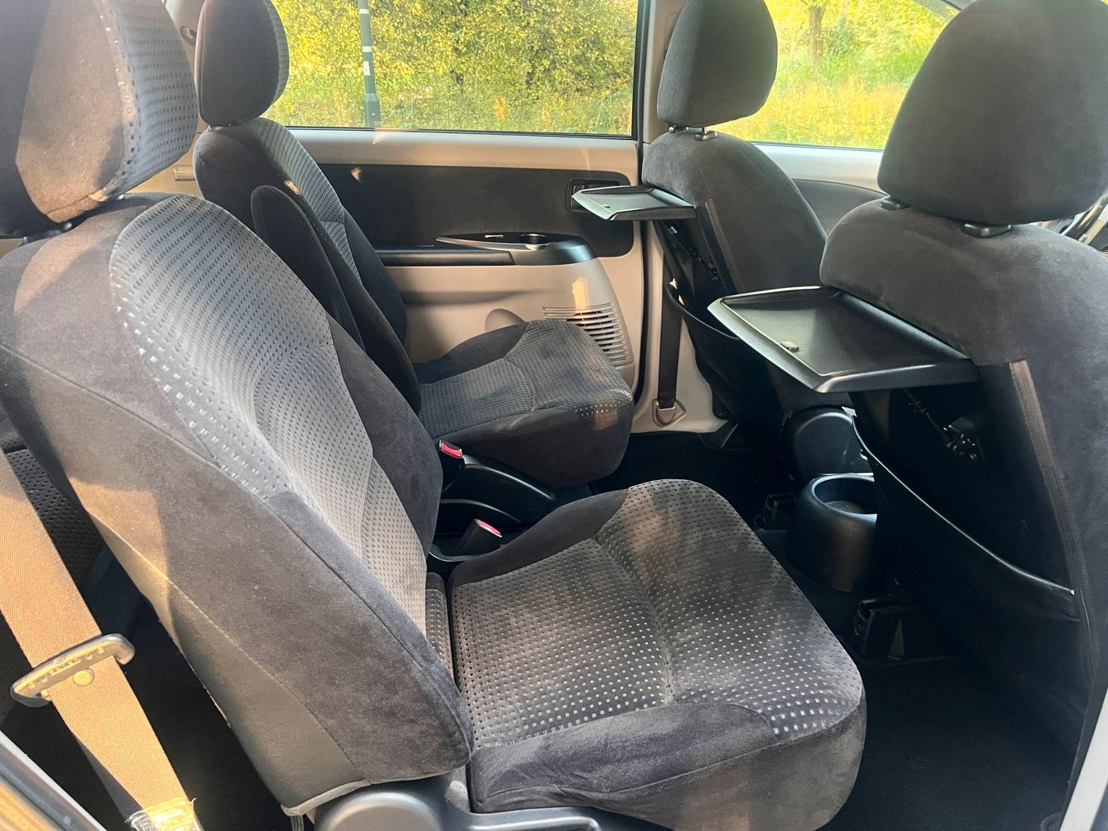 Mitsubishi Grandis 2005 — photo 12