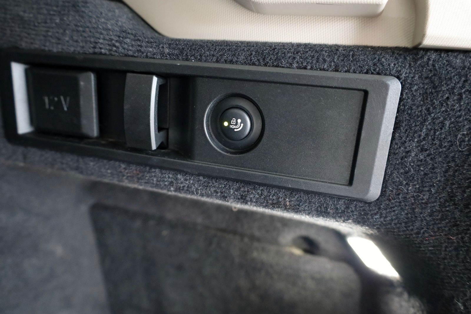 Fahrzeugabbildung BMW 320e Touring Advantage Leder,Navi,LED,Kamera,AHK