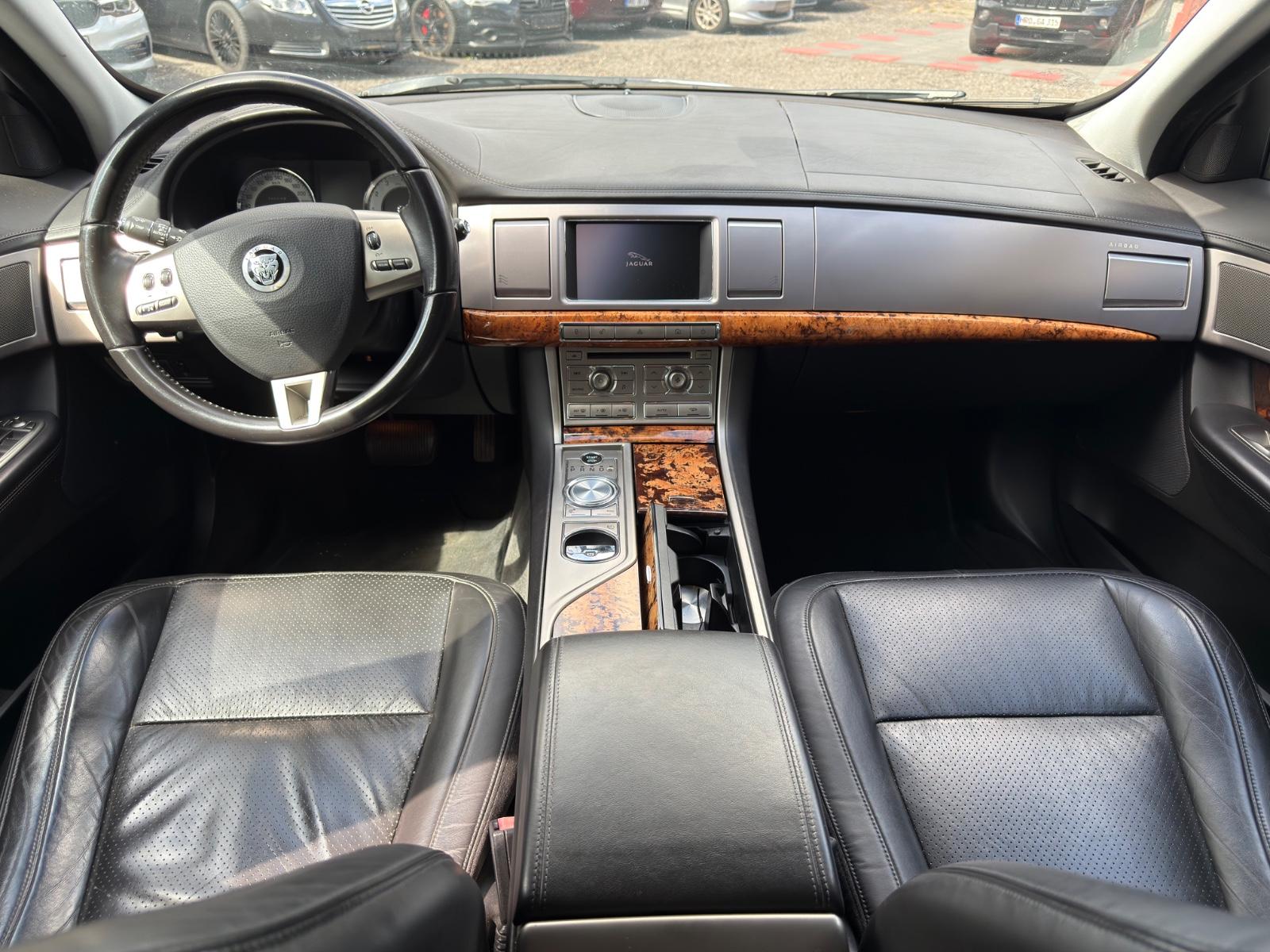 JAGUAR XF 4.2 V8 300CH LUXURY
