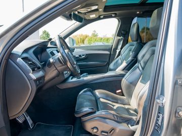 Volvo XC90 - 11