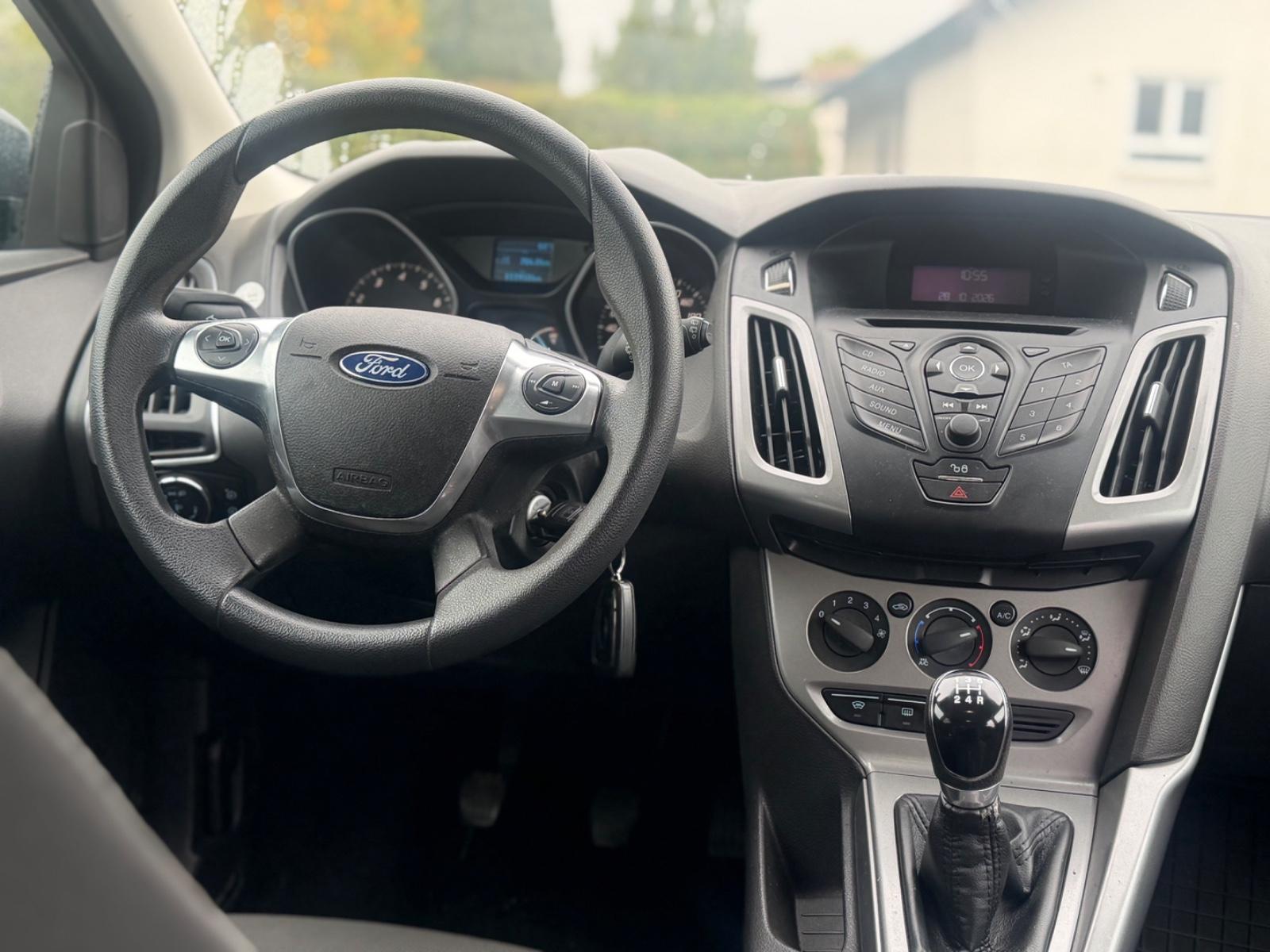 Ford Focus 2012 — photo 14