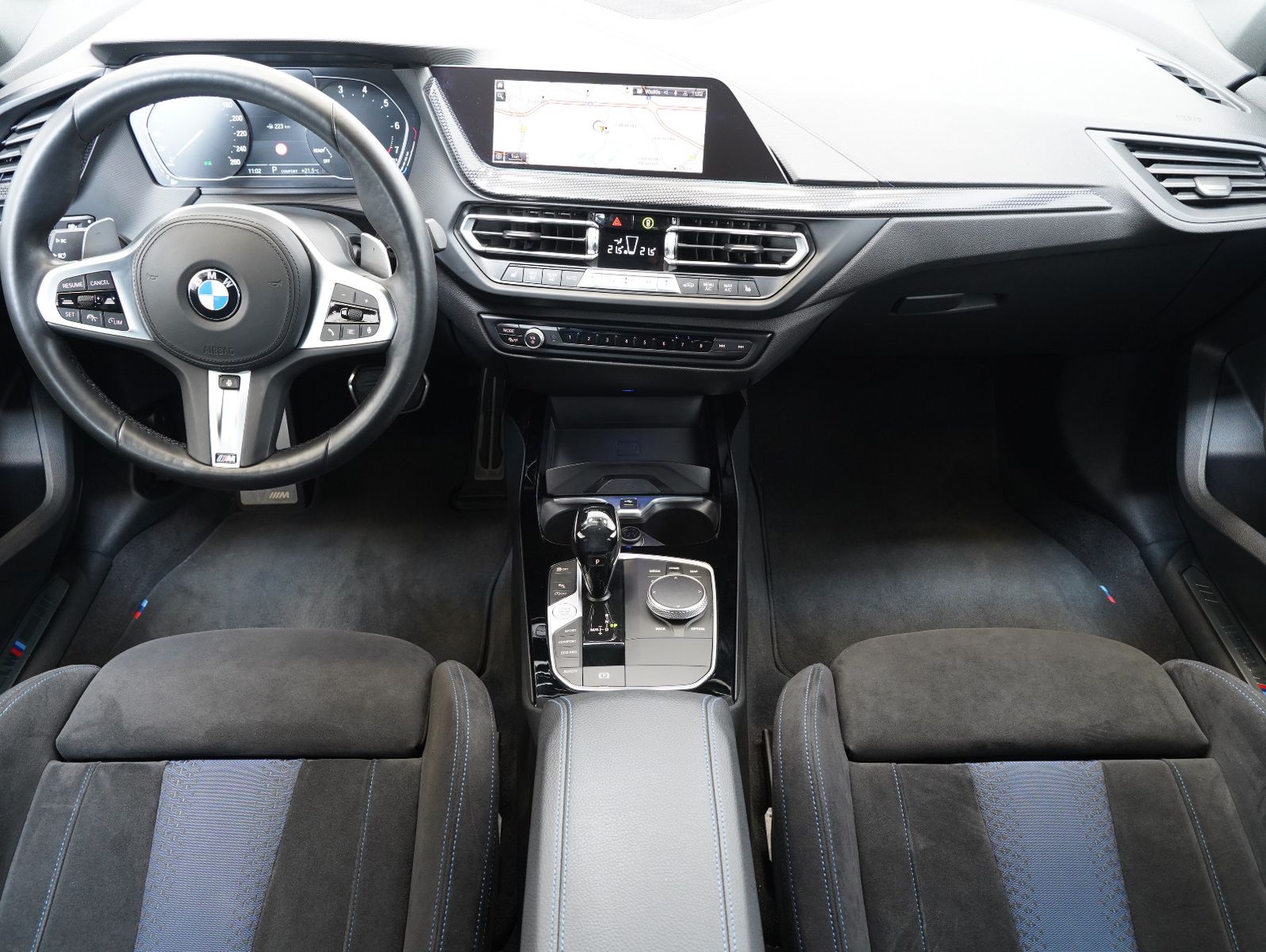 Fahrzeugabbildung BMW M135 i xDrive Performance M H&K/CARPLAY/ACC/19"