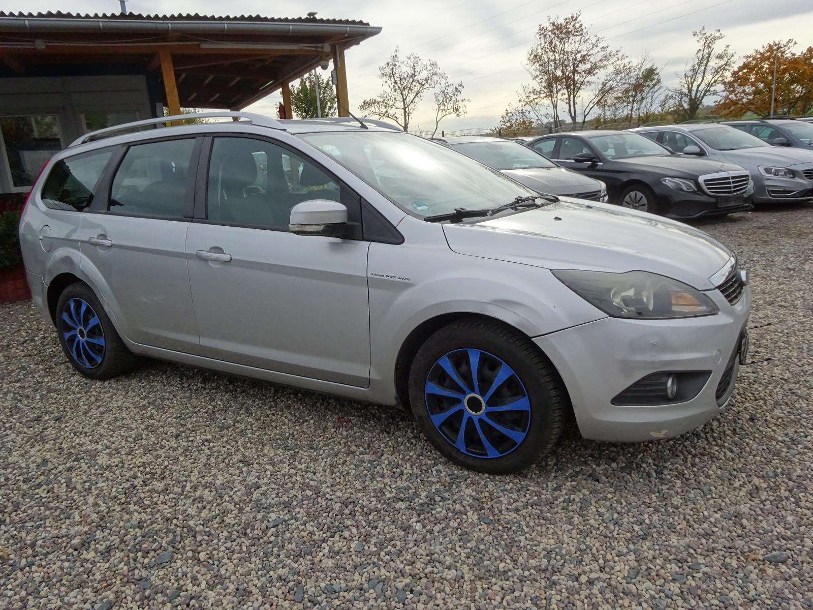 Ford Focus 2009 — interior