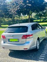Toyota avensis  2009. PS 176  D 2 - Toyota Avensis aus 2009 mit Diesel-Antrieb