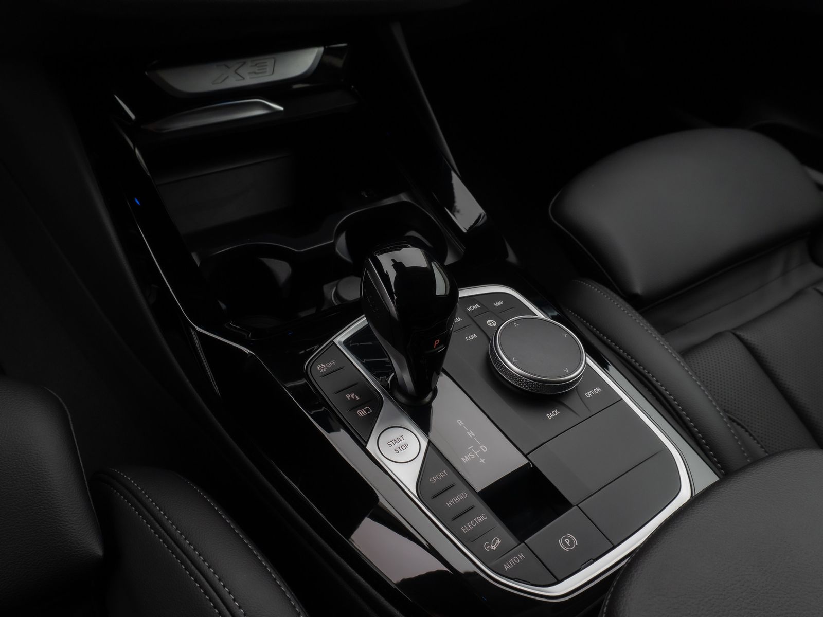 Fahrzeugabbildung BMW X3 xD30e Kamera DAB HiFi Komfort MSport 19Zoll