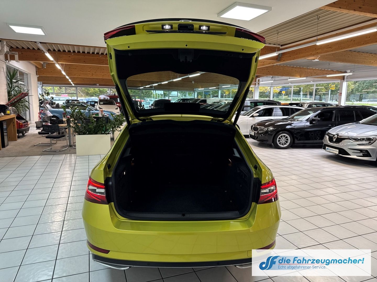 Fahrzeugabbildung SKODA Superb SportLine AD Leder Memory Sitze Soundsyst