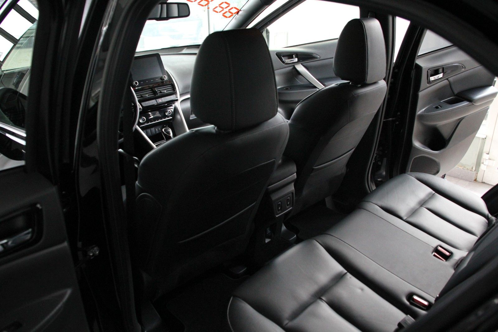 Fahrzeugabbildung Mitsubishi Eclipse Cross Top PHEV AHK