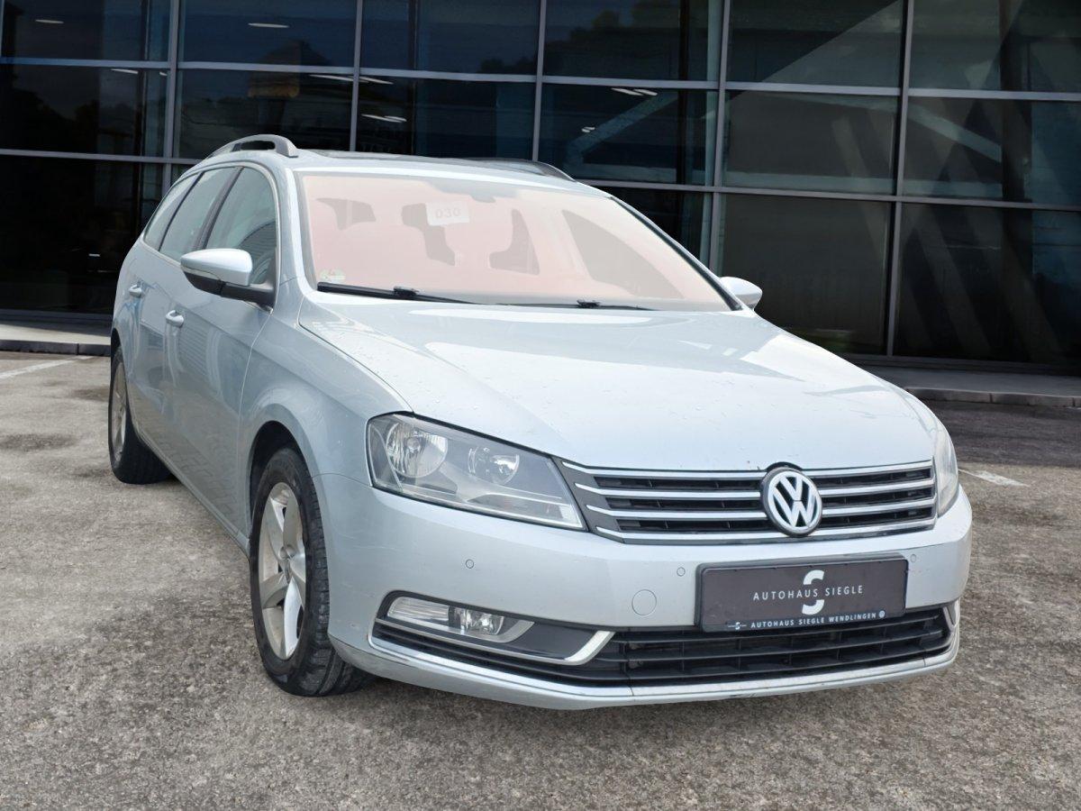 Volkswagen Passat 2012 — interior