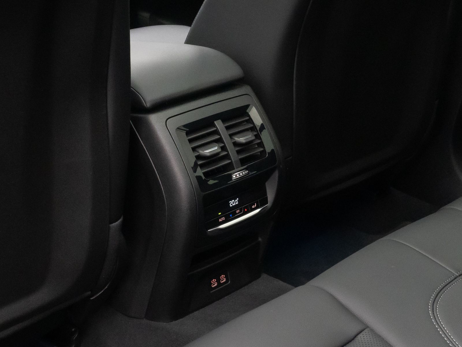 Fahrzeugabbildung BMW X3 xD30e Alarm DAB HiFi Kamera Sportsitz Panoram