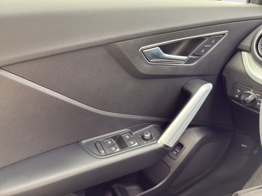 Fahrzeugabbildung Audi Q2 1.5 35 TFSI design (EURO 6d-TEMP) Pano*SD*LED