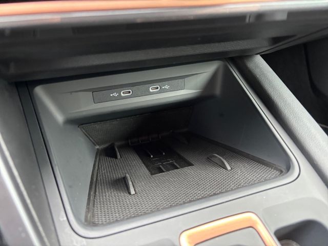 Leon 1.5 eTSI Matrix Navi Kamera AHK eSitz GJR