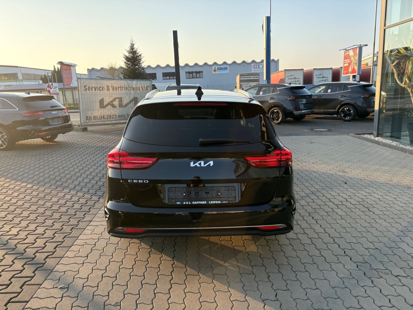 Fahrzeugabbildung Kia Ceed_sw Ultimate Kamera PDC SHZ Verkehrszeichen