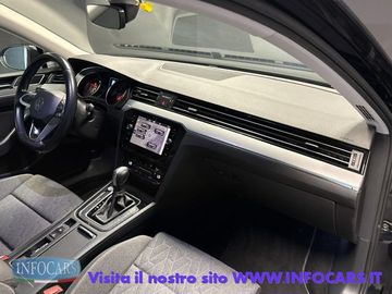 Volkswagen Passat - 12