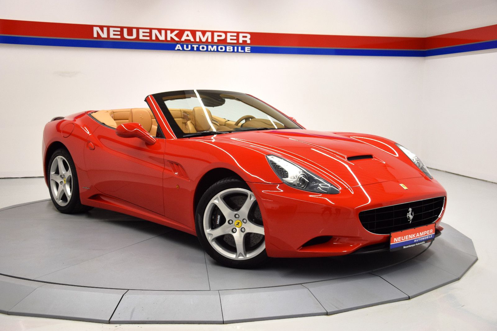 Fahrzeugabbildung Ferrari California 4.3 V8 Leder beige Navi Xenon PDC 2.H