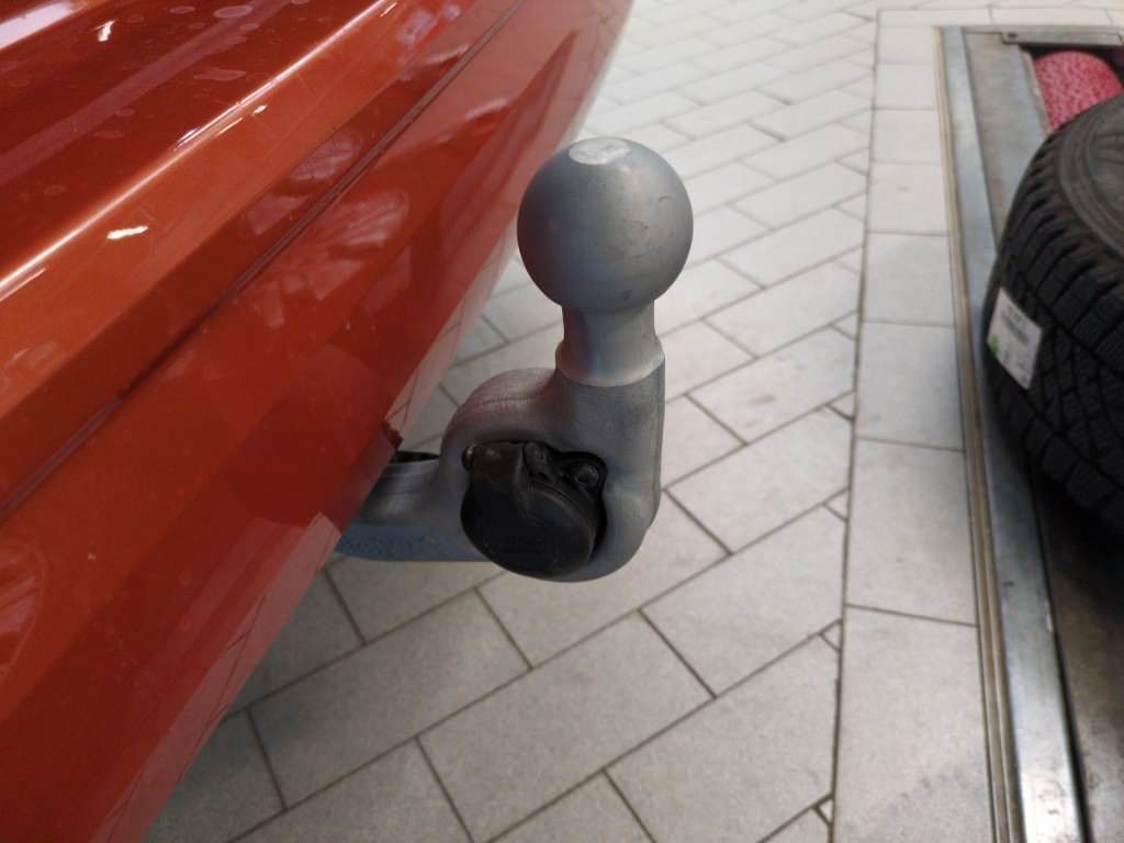 Fahrzeugabbildung Volkswagen T7 Multivan lang Edition ACC Matrix AHK vis-avis