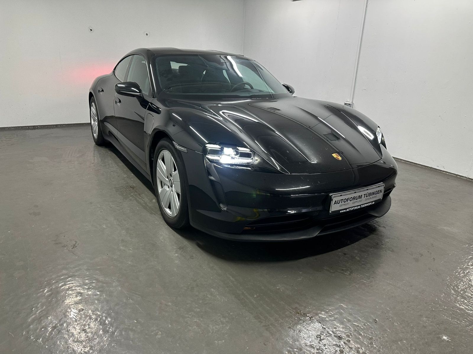 Fahrzeugabbildung Porsche Taycan  *LED*KLIMA*NAVI*SH*
